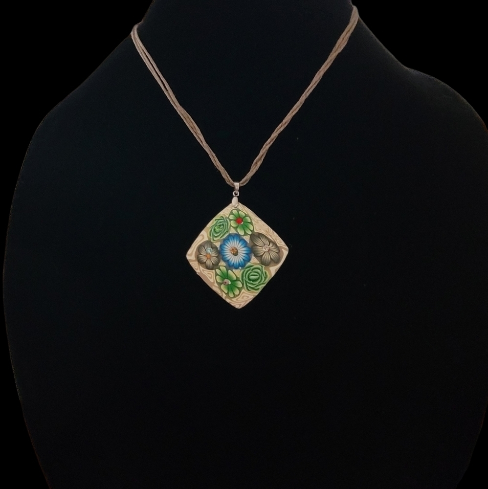 Vintage - Handmade Flower & Rhinestone Pendant Necklace